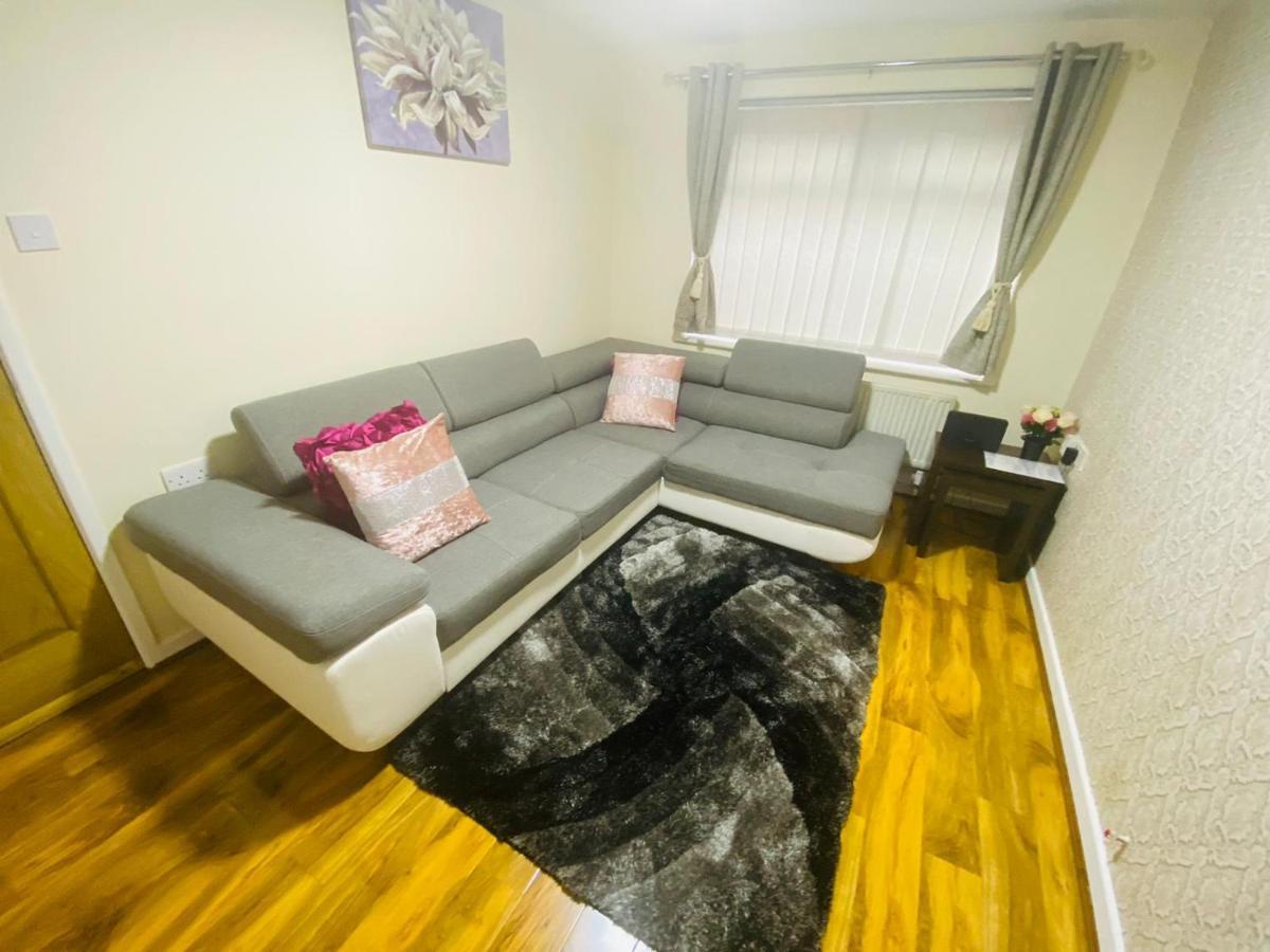 Brigstock Holidays House 맨체스터 외부 사진