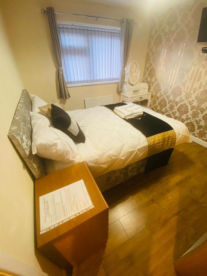Brigstock Holidays House 맨체스터 외부 사진